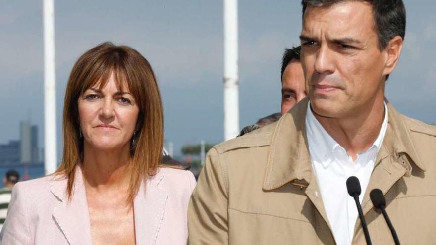 Sánchez, ayer en Portugalete (Vizcaya), junto a la candidata socialista a lendakari, Idoia Mendia. // Efe