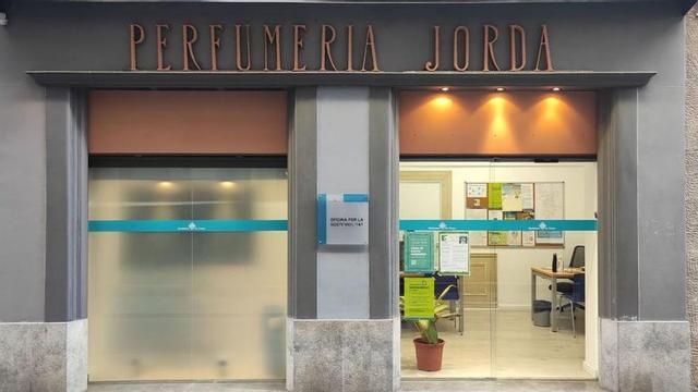 L’oficina està situada on antigament hi havia la Perfumeria Jordà. | AJUNTAMENT DE GIRONA