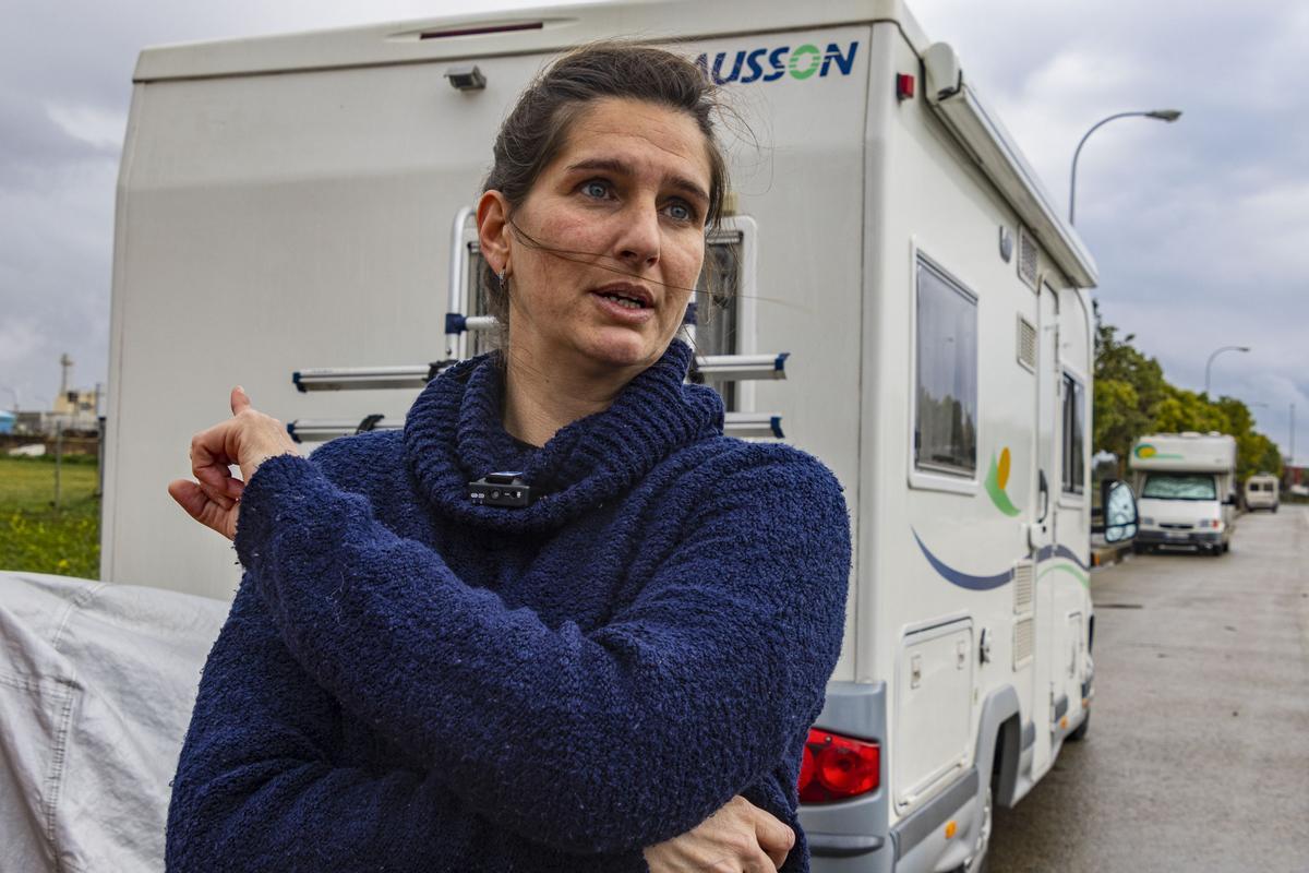 Andrea vive en una caravana estacionada en el barrio de Son Malferit, en Palma