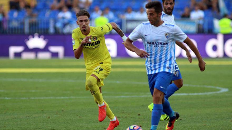 Jony, durante el partido junto a Samu Castillejo.