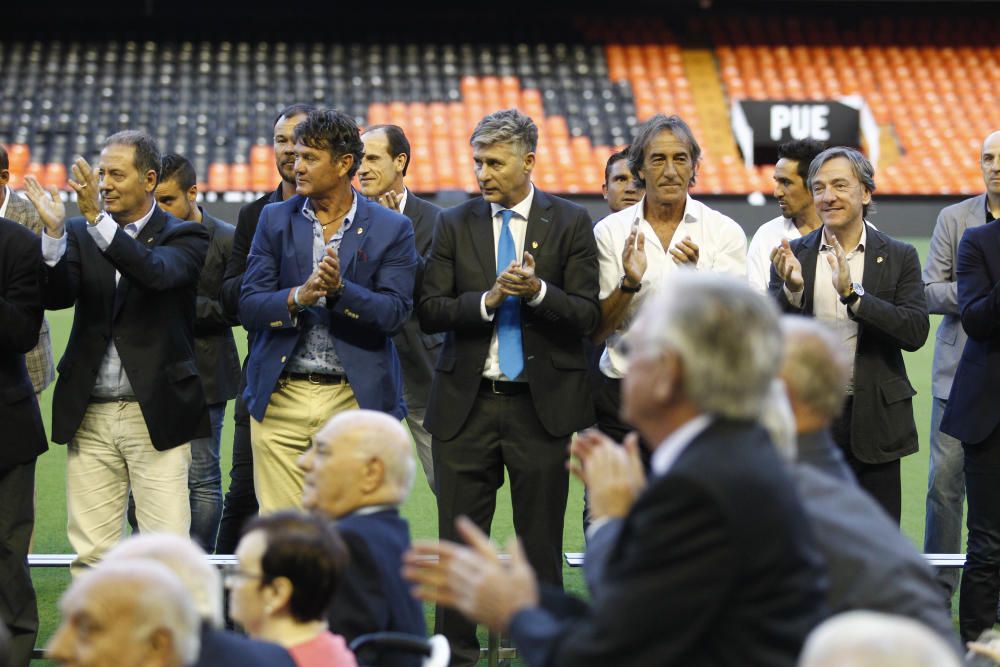 El Valencia rinde homenaje a sus socios más fieles