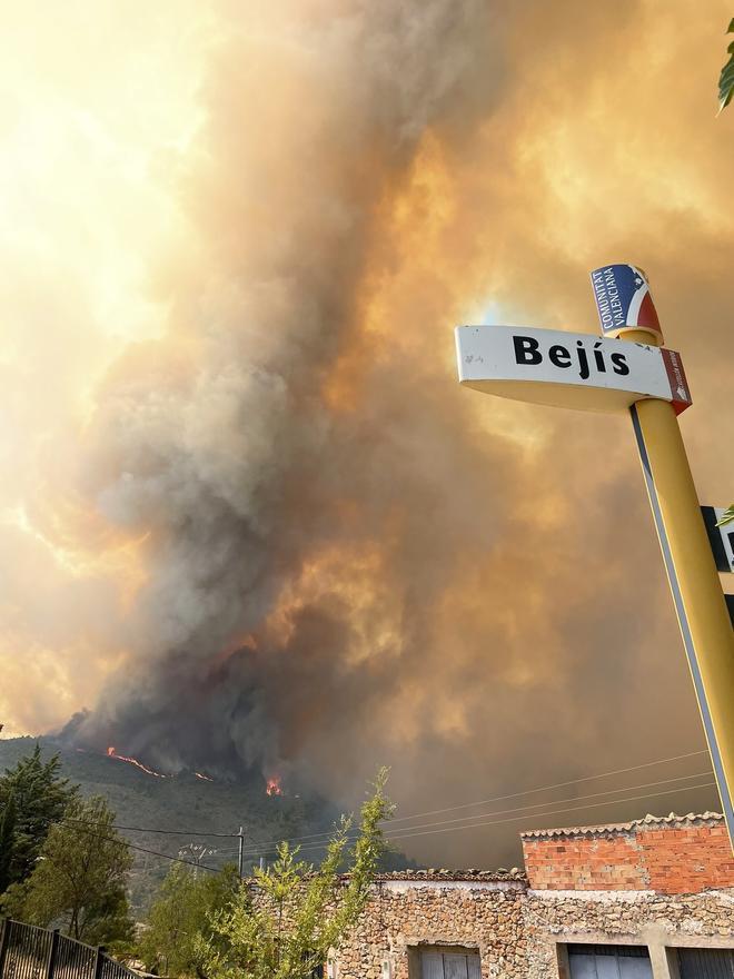 Desoladoras imágenes del incendio de Bejís