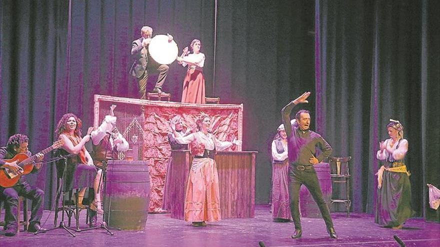 ‘El Mesón de La Camacha’, de Antonio Salas, regresa con éxito al Teatro Garnelo