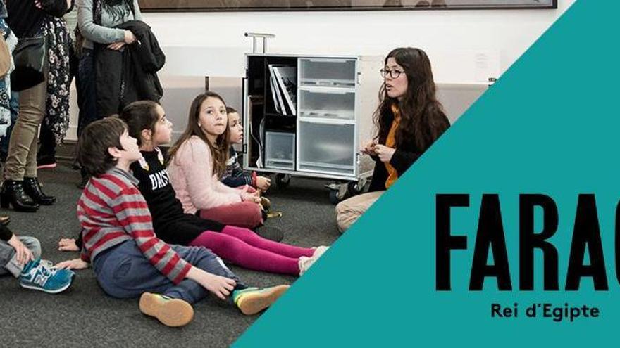 Visita en família: Un encàrrec faraònic