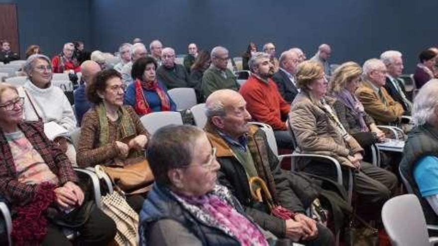 Público, ayer, en el Club Prensa Asturiana.