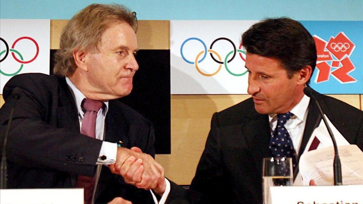 Denis Oswald, presidente de la comisión de coordinación del CIO junto a el presidente Sebastian Coe