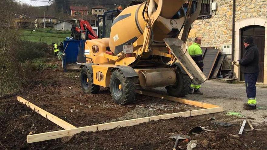 En construcción la marquesina de La Vega los Caseros