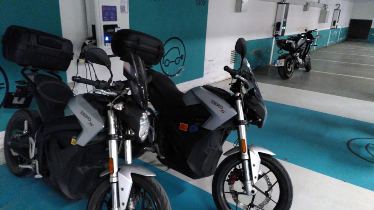 Las Zero en un punto de carga