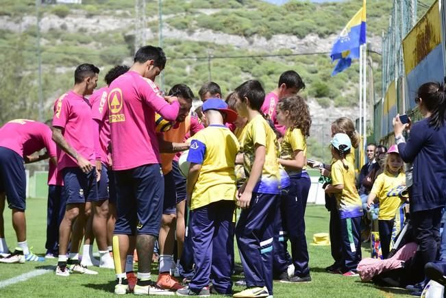 Entrenamiento de la UD Las Palmas en Barranco ...