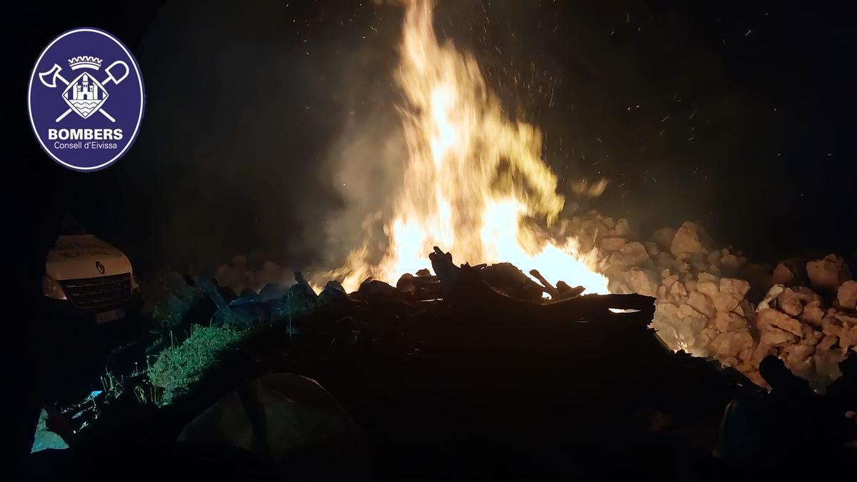 Imágenes del incendio en Santa Eulària