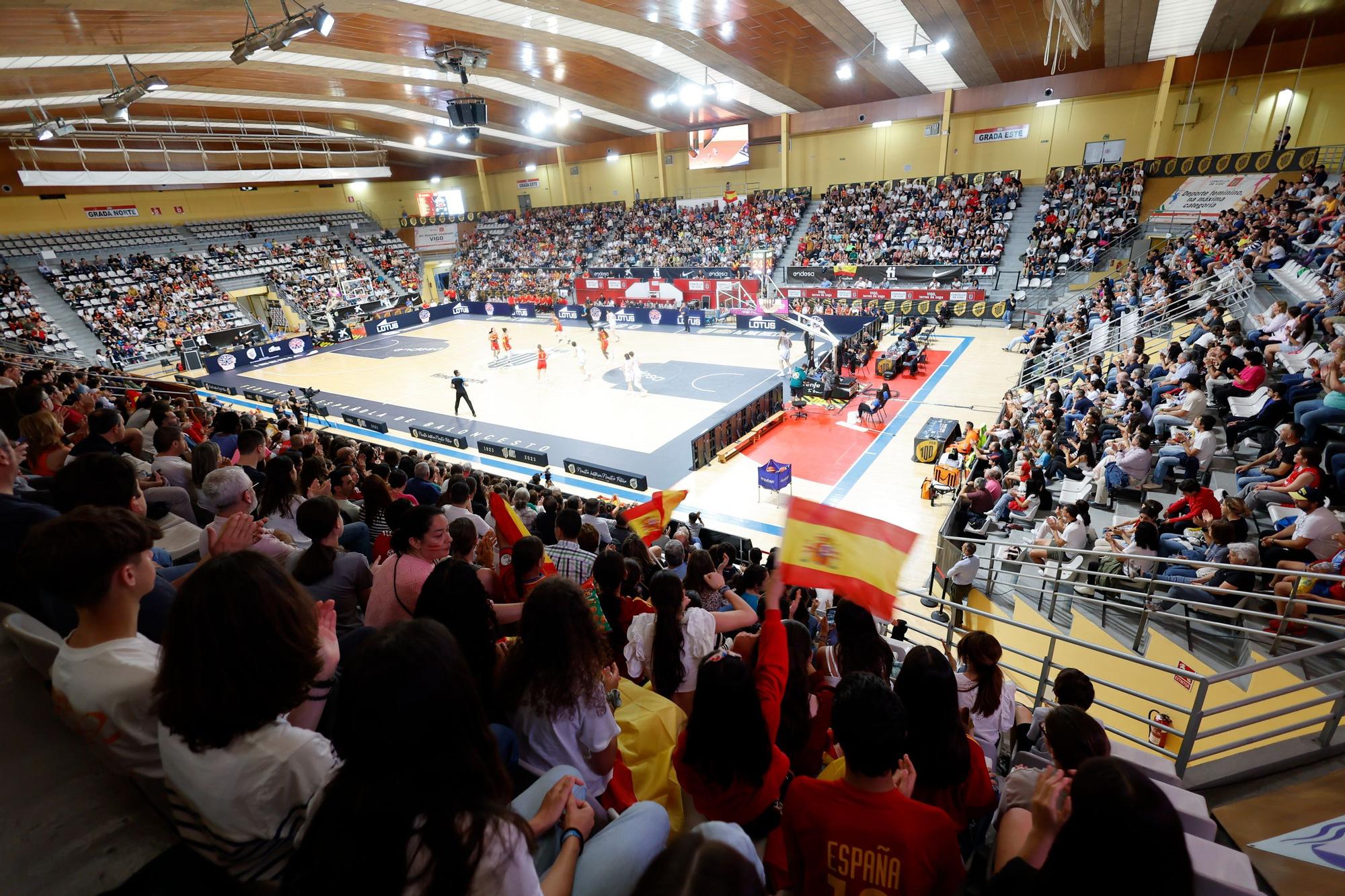 La seleccción femenina de básquet reina en Vigo
