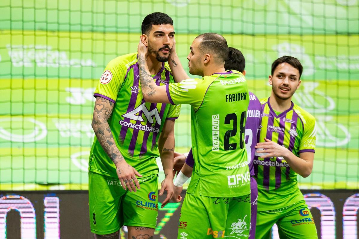 Bruno celebra el primer gol del Palma.