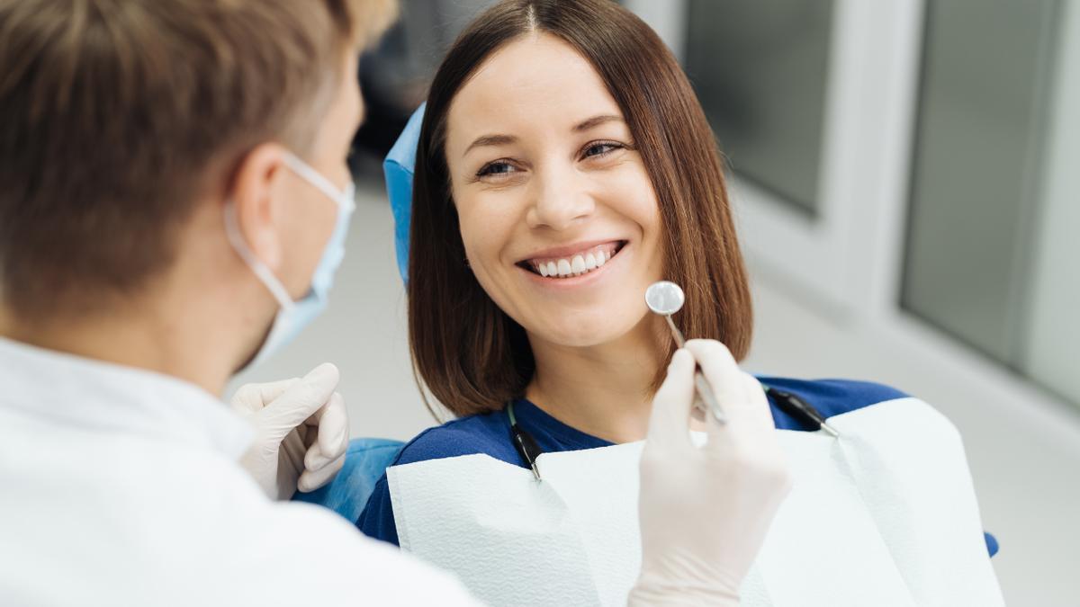 El uso del flúor en las pastas dentífricas se considera la mayor causa de la reducción de las caries.