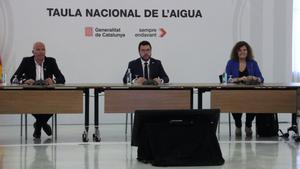El ’conseller’ David Mascort, el presidente Pere Aragonès y la secretaria de Acció Climàtica, Anna Barnadas. 