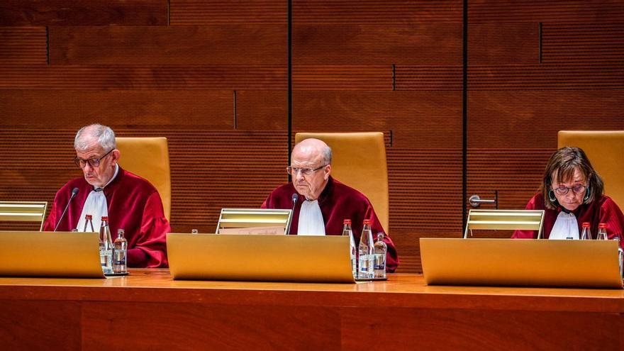 El Constitucional estudiará la sentencia del TJUE sobre la amnistía para su posterior pronunciamiento mientras el Supremo guarda silencio