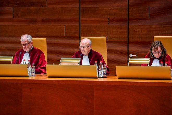 El Constitucional estudiará la sentencia del TJUE sobre la amnistía para su posterior pronunciamiento mientras el Supremo guarda silencio