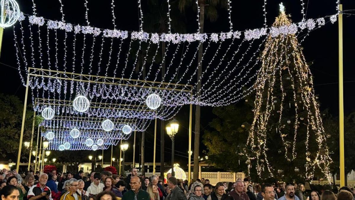 Así es el pueblo de Málaga considerado uno de los más navideños de la provincia: con mercadillos, iluminación y belenes