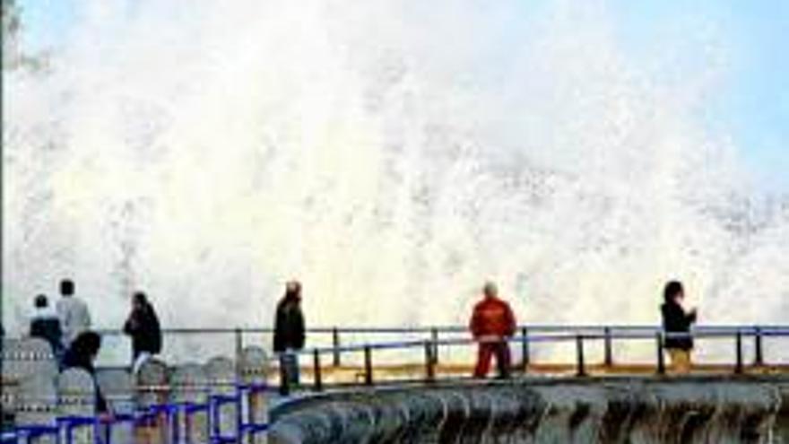 Temporal de viento y olas de más de 8 metros