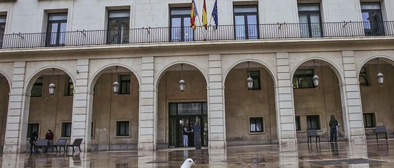 Fachada de la Audiencia Provincial de Alicante, en una imagen de archivo. | PILAR CORTÉS
