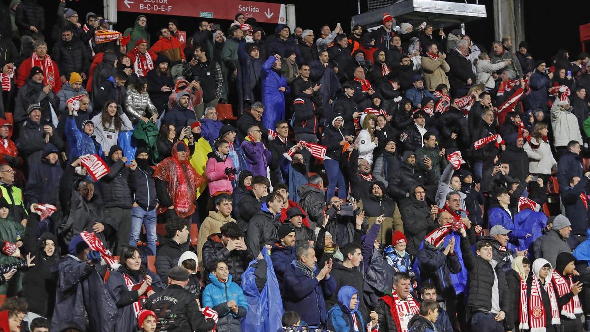 Els dos últims partits a l'estadi han estat passats per pluja