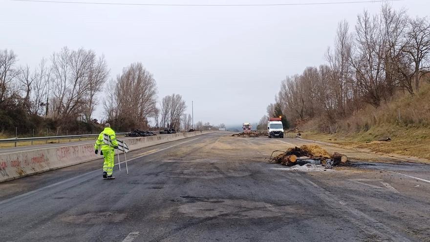 Així ha quedat la C-16 després de cinc dies de protesta pagesa