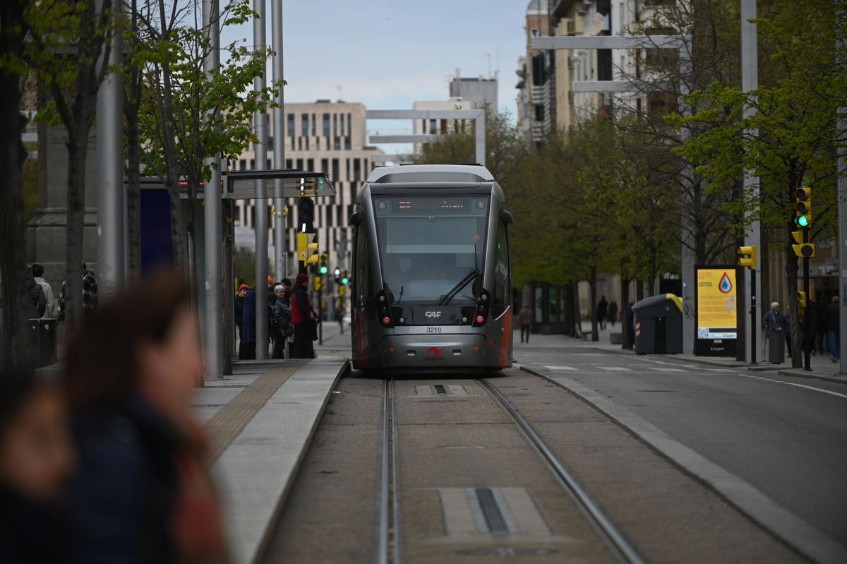 Kilómetro cero Tranvía Plaza Paraíso Puerta del Carmen tráfico