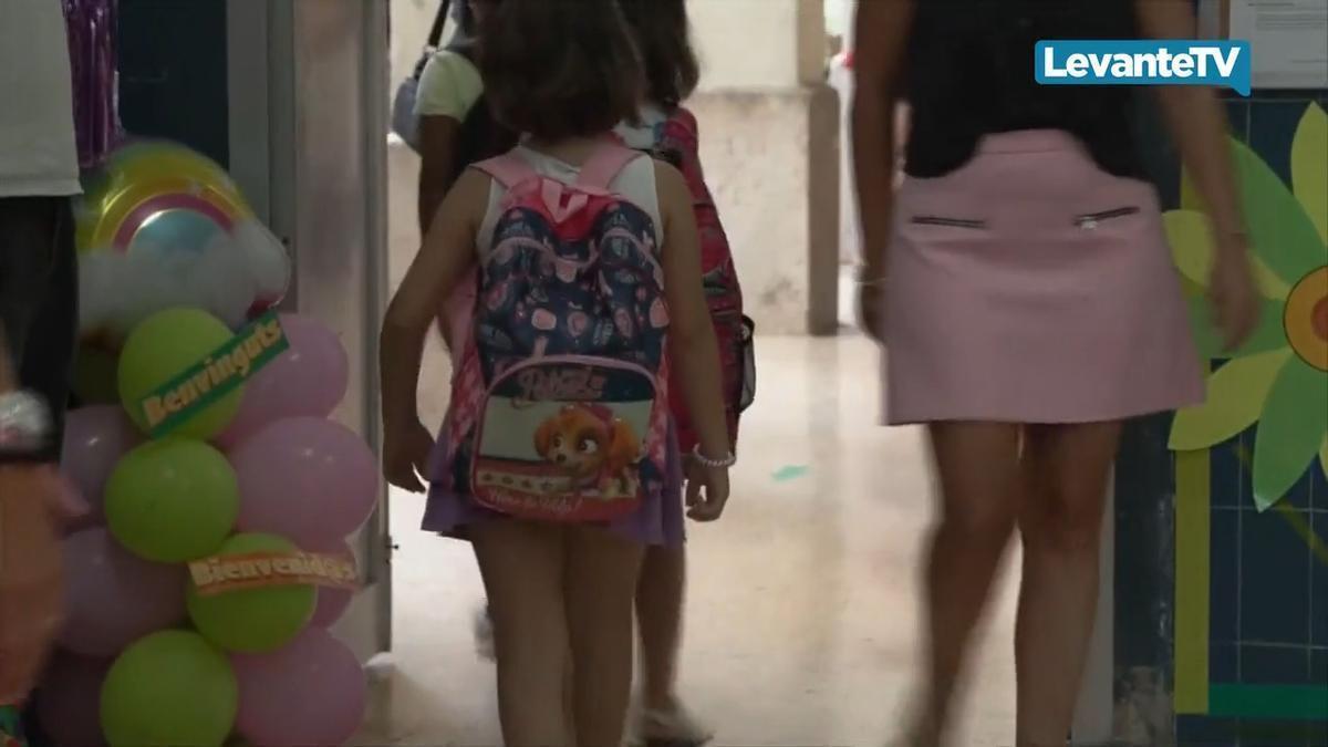 Mas plazas para docentes que el año pasado, pero 4.800 menos que en 2024