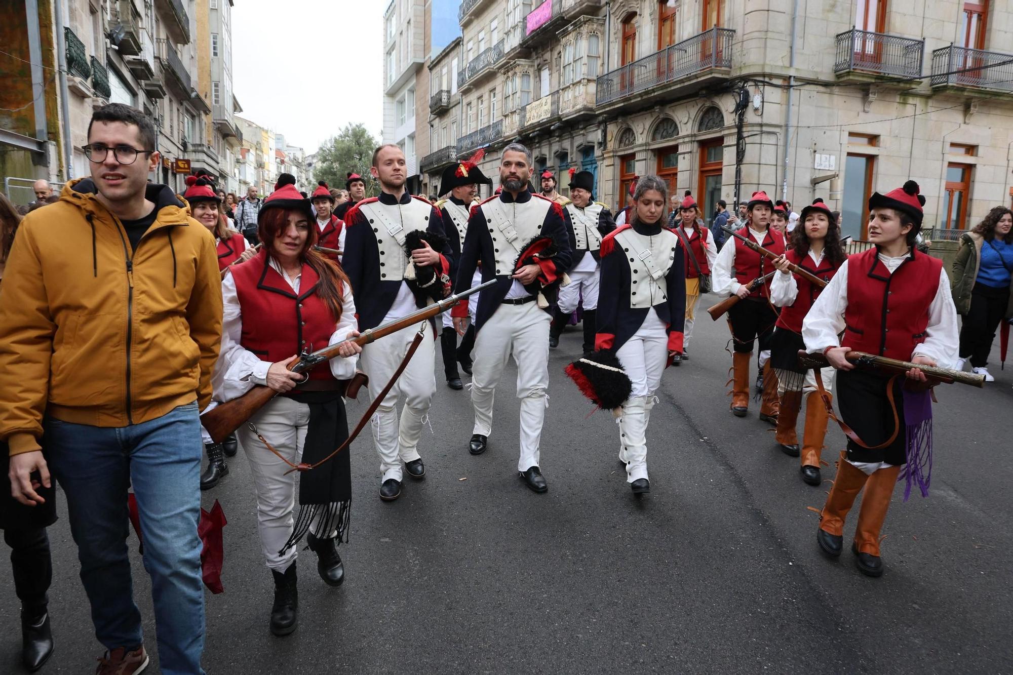 Vigo sale a la calle para 'expulsar' a los franceses: las mejores imágenes de la Reconquista