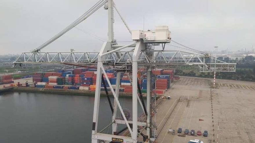 Las grúas se transportarán desde Rotterdam a Vigo.