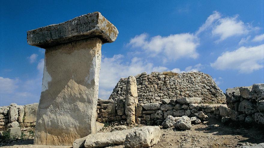 Els talaiots de Menorca o el culte als morts