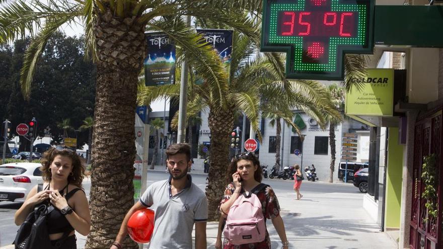 El termómetro llega a los 35º en el centro de Alicante