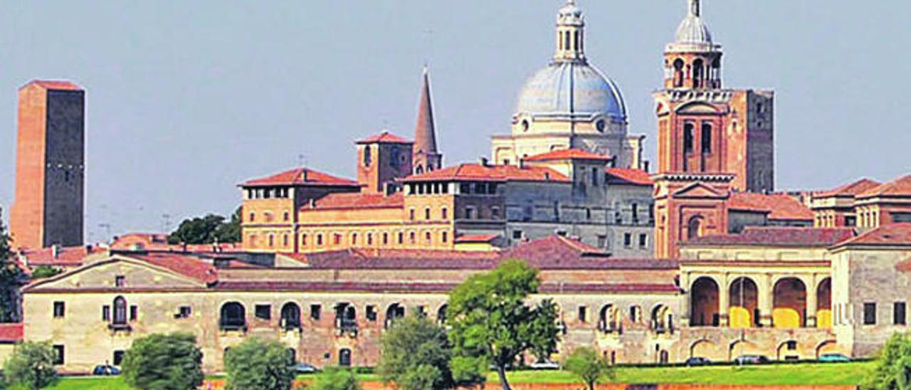 Vista de la ciudad de Mantua.