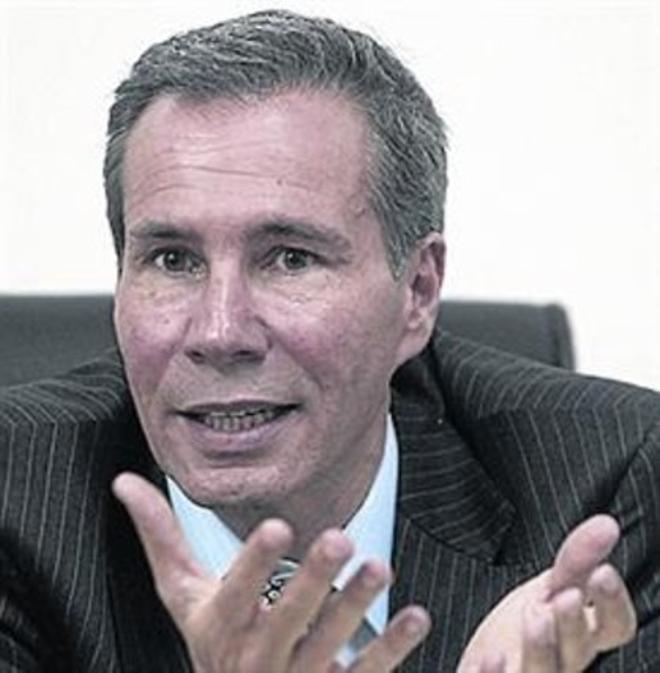 Nuevos detalles de la muerte del fiscal Nisman alimentan el misterio