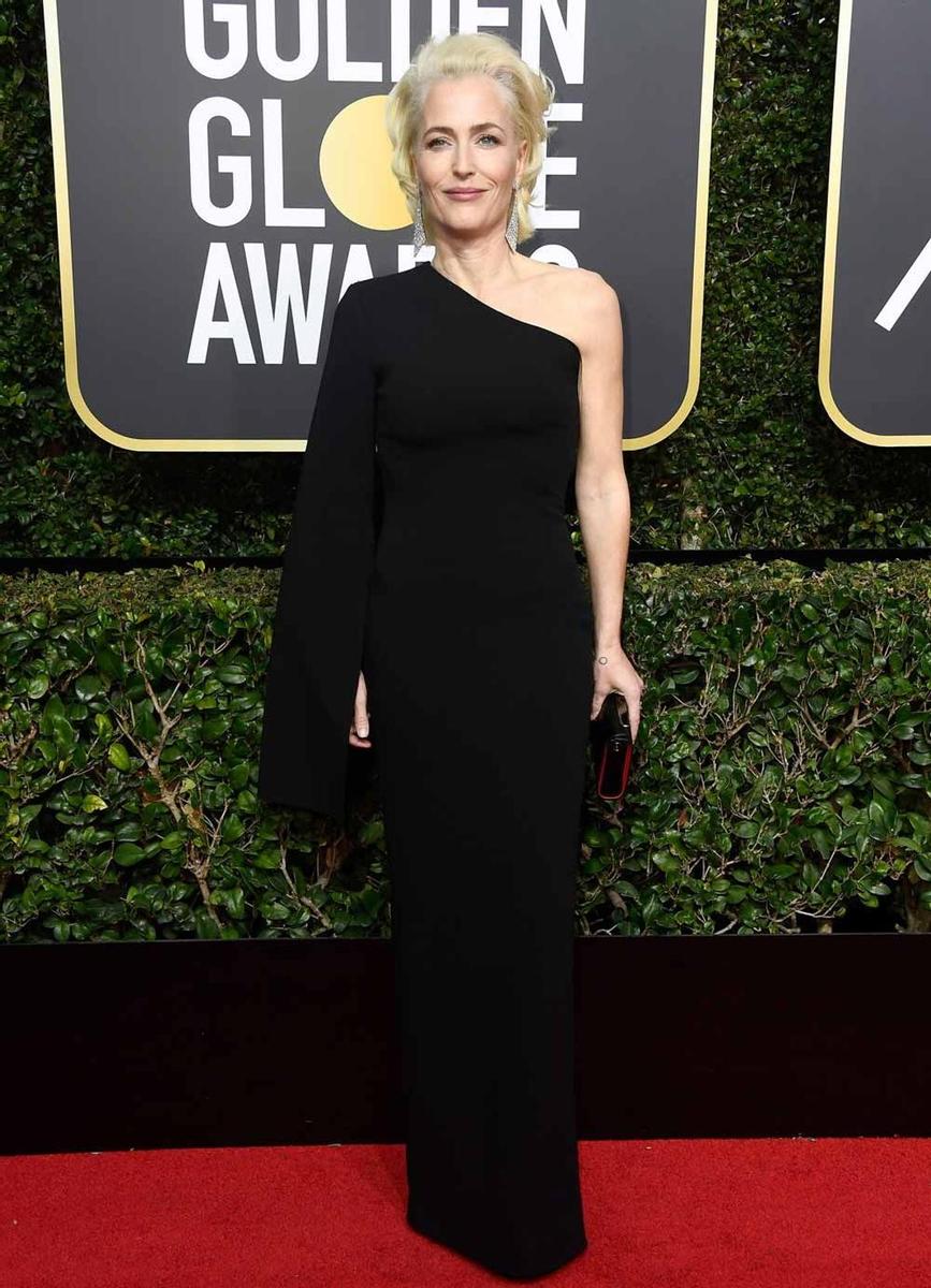 Gillian Anderson, irreconocible en la alfombra roja de los Globos de Oro