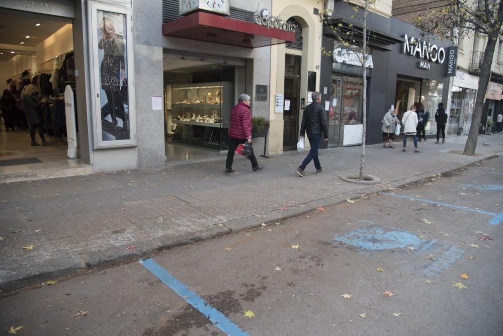 lla de vianants al carrer Guimerà