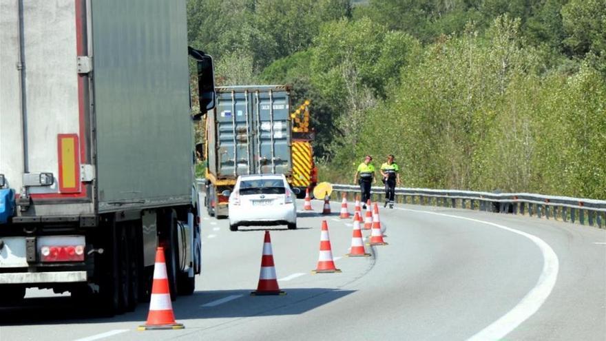 Tres muertos en un accidente en la AP-7