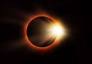 Los 10 pueblos de Castilla y León perfectos para ver el eclipse: la comunidad con más provincias dentro de la franja