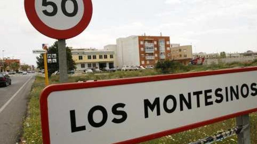 La Guardia Civil investiga supuestas irregularidades urbanísticas en Los Montesinos.