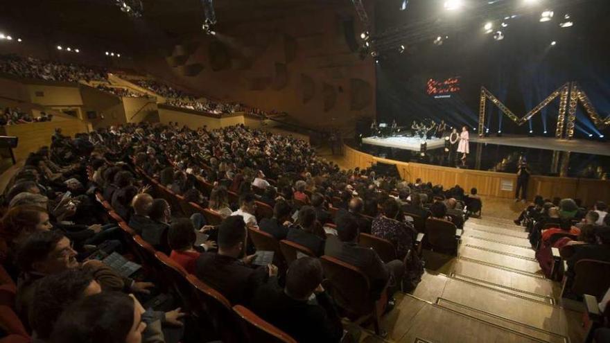 Interior del Palacio de la Ópera durante la gala de los últimos premios Mestre Mateo.