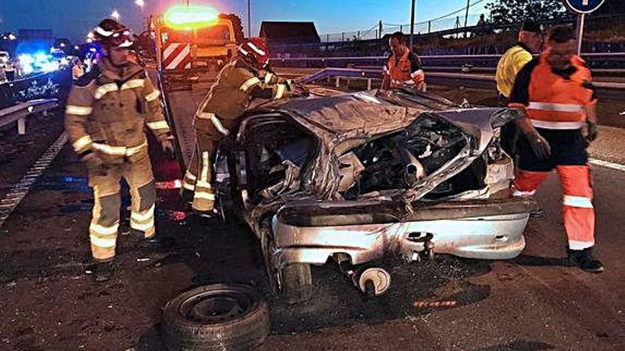 Vigo Moren tres joves en un accident de trànsit