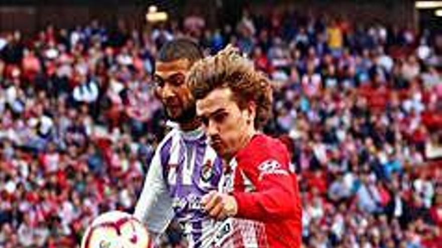 Griezmann intenta rematar