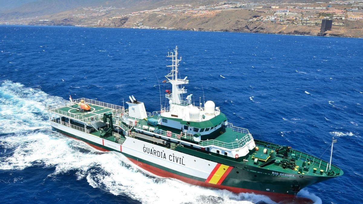 Das Patrouillenboot "Río Segura" der Guardia Civil vor den Kanaren.