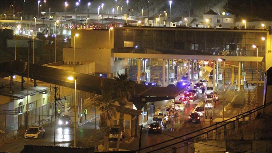 La policía marroquí repele dos intentos de asalto en Ceuta