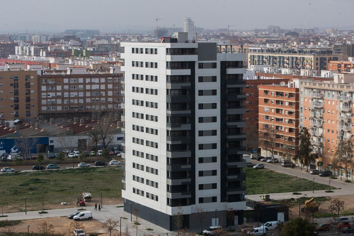 Edificio de obra nueva en Malilla.