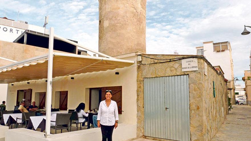 Conchi Lorente, al frente del Moli de sa Roqueta, hoy restaurante.