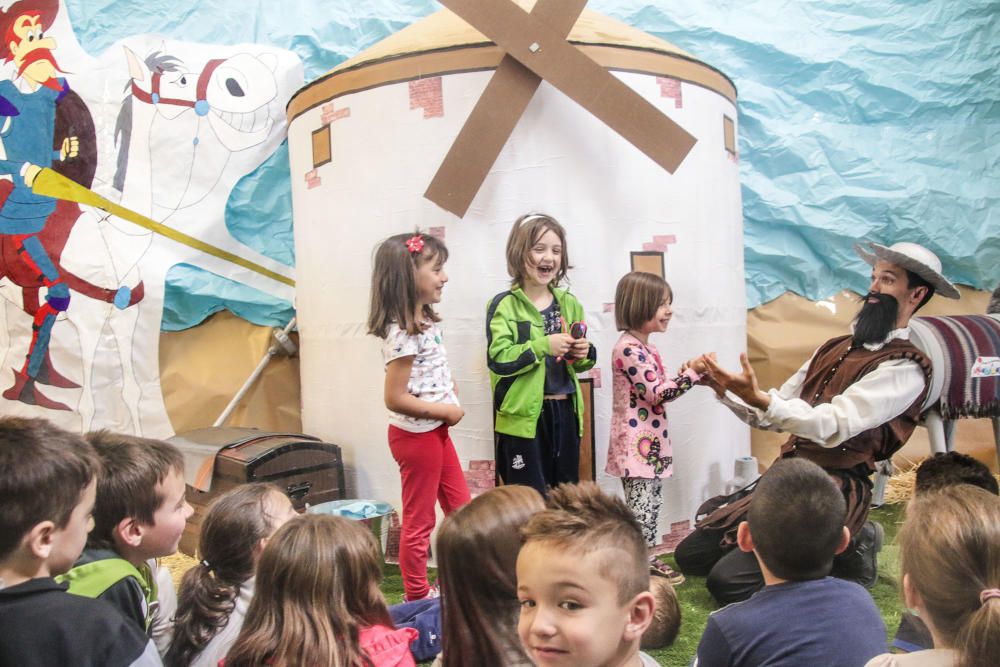 Los personajes de El Quijote pasean por el colegio de Hurchillo