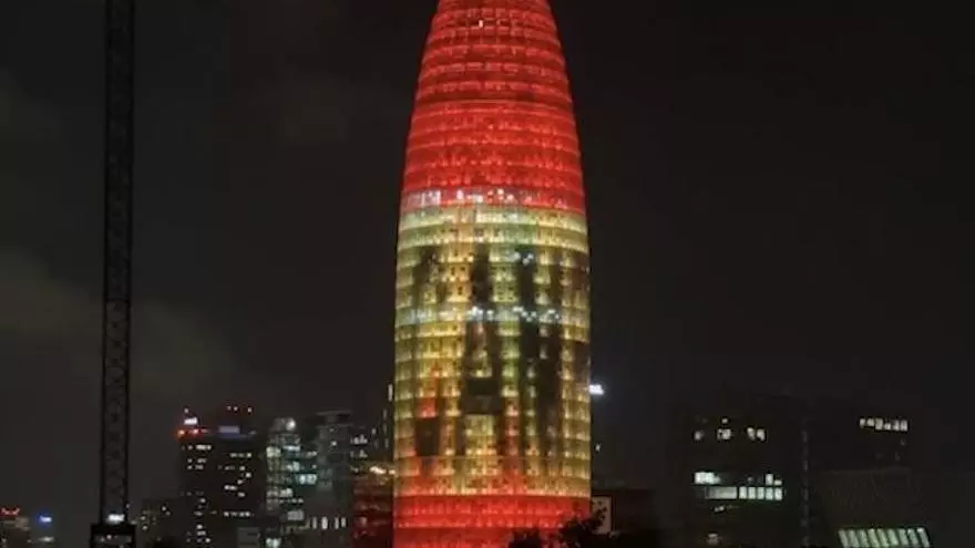 Pruebas completas en la Torre Glòries para la final del mundo de fútbol que dan a España como ganador