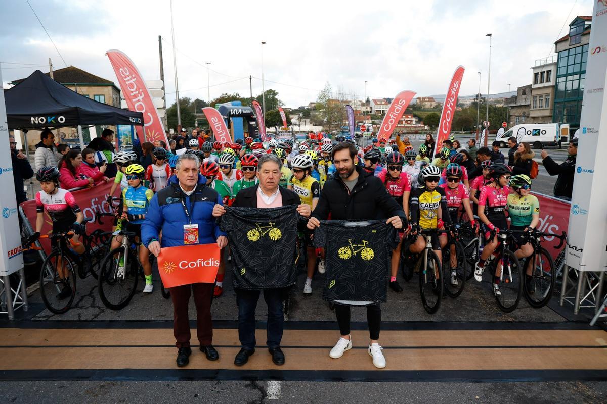 Presentación de la carrera con Miguel Anxo Fernández Lores (centro), alcalde de Pontevedra.