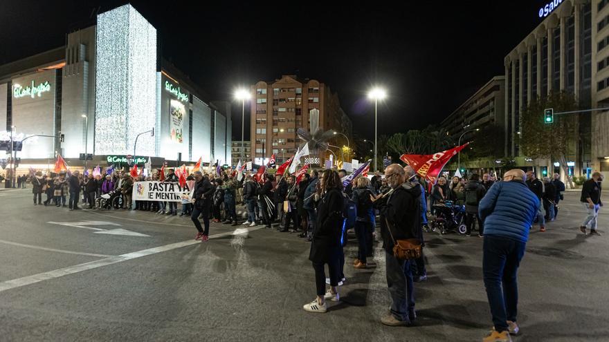 Funcionarios del Ayuntamiento de Alicante se manifiestan por una carrera profesional digna