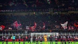AC Milans players celebrate winning the match during the Serie A soccer match between Milan and Roma at the San Siro Stadium in Milan , north Italy - Sunday , November 02 , 2025. Sport - Soccer . (Photo by Spada/Lapresse)